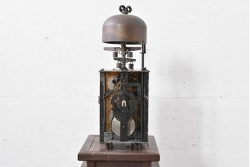 ジャンク品　部品取り品　分銅なし　干支文字盤と重厚な造形が美しい大名時計　(R-085008)