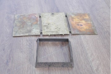 ジャンク品　部品取り品　分銅なし　干支文字盤と重厚な造形が美しい大名時計　(R-085008)