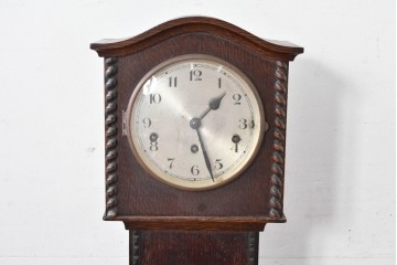 イギリスアンティーク　オーク材　バーリーツイスト装飾が施された端正なホールクロック　(R-085009)