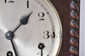 イギリスアンティーク　オーク材　バーリーツイスト装飾が施された端正なホールクロック　(R-085009)