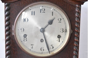 イギリスアンティーク　オーク材　バーリーツイスト装飾が施された端正なホールクロック　(R-085009)