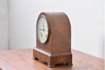 イギリスアンティーク　オーク材　気品あるアーチトップの端正な置き時計　(R-085010)