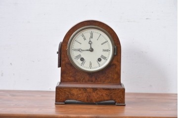 イギリスアンティーク　オーク材　気品あるアーチトップの端正な置き時計　(R-085010)