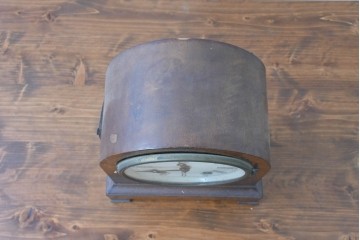 イギリスアンティーク　オーク材　気品あるアーチトップの端正な置き時計　(R-085010)