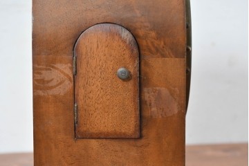 イギリスアンティーク　オーク材　気品あるアーチトップの端正な置き時計　(R-085010)