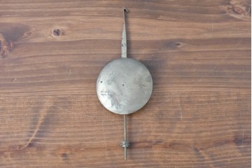 イギリスアンティーク　オーク材　気品あるアーチトップの端正な置き時計　(R-085010)