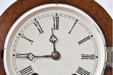 イギリスアンティーク　オーク材　気品あるアーチトップの端正な置き時計　(R-085010)