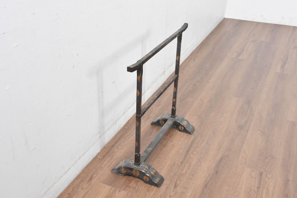 【簡易リペア限定品】　和製アンティーク　江戸～明治期　蒔絵入り　蒔絵の意匠が美しい手拭掛け　(R-085015)