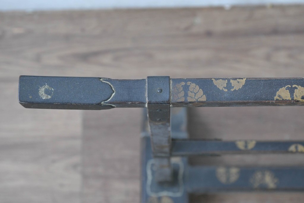 【簡易リペア限定品】　和製アンティーク　江戸～明治期　蒔絵入り　蒔絵の意匠が美しい手拭掛け　(R-085015)