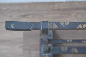 【簡易リペア限定品】　和製アンティーク　江戸～明治期　蒔絵入り　蒔絵の意匠が美しい手拭掛け　(R-085015)