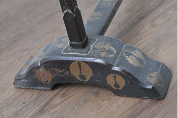 【簡易リペア限定品】　和製アンティーク　江戸～明治期　蒔絵入り　蒔絵の意匠が美しい手拭掛け　(R-085015)