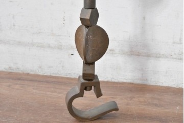 和製アンティーク　鯛をモチーフにした縁起の良い意匠が魅力の自在鉤　(R-085016)
