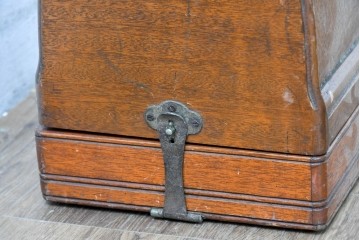 【簡易リペア限定品】　和製アンティーク　LEAD(リード)　黒地のボディに金色のロゴが美しい手回しミシン　(R-085017)