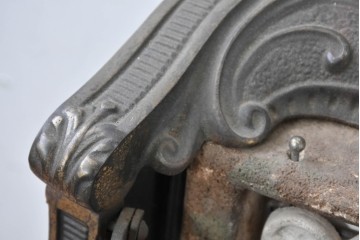 【簡易リペア限定品】　和製ヴィンテージ　磯村産業株式会社(ISOMURA)　30-IC　上品な曲線と繊細な装飾が印象的なガスストーブ　(R-085019)