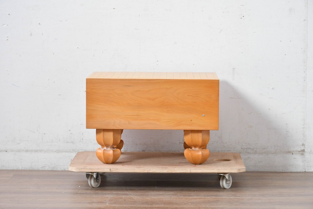 【簡易リペア限定品】 囲碁盤職人　粋山 加藤弘一　謹作　厚さ約18cm　丁寧な造りで風格漂う六寸脚付碁盤　 (R-085022)