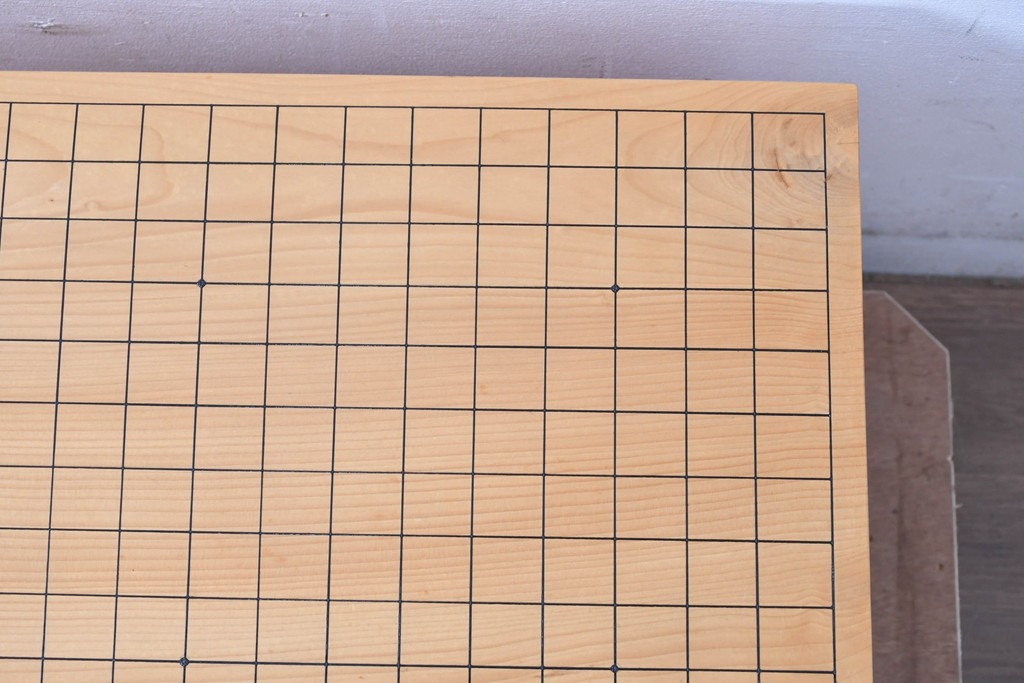 【簡易リペア限定品】 囲碁盤職人　粋山 加藤弘一　謹作　厚さ約18cm　丁寧な造りで風格漂う六寸脚付碁盤　 (R-085022)