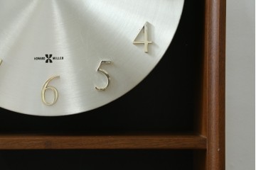アメリカヴィンテージ　Howard Miller(ハワード ミラー)　Model No.590　マガジンラック付きウォールクロック　(R-085023)