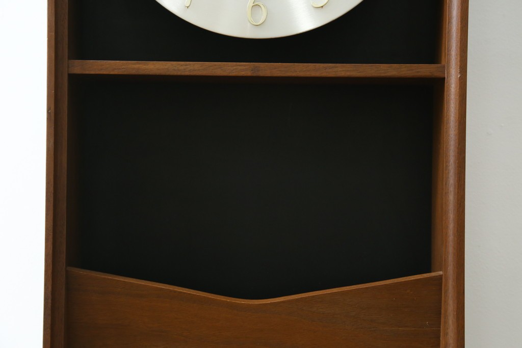 アメリカヴィンテージ　Howard Miller(ハワード ミラー)　Model No.590　マガジンラック付きウォールクロック　(R-085023)