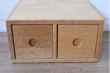 和製ビンテージ　ナラ材　ナチュラルな木味が魅力!丸穴取っ手の小引き出し　(R-085024)