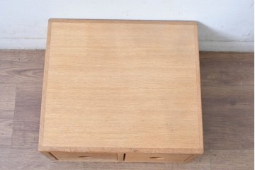 和製ビンテージ　ナラ材　ナチュラルな木味が魅力!丸穴取っ手の小引き出し　(R-085024)