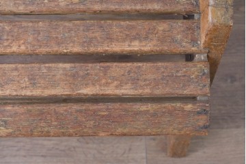 和製アンティーク　味わい深い木味とレトロな風合いが魅力のスツール　(R-085026)