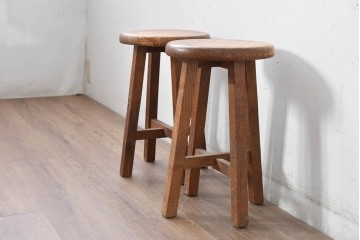 和製ビンテージ　古い木のぬくもりを感じるスツール2脚セット　(R-085027)
