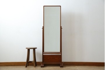 中古　美品　欅(ケヤキ)材の美しい木目が際立つスタンドミラー　定価約11万円相当　(R-085028)