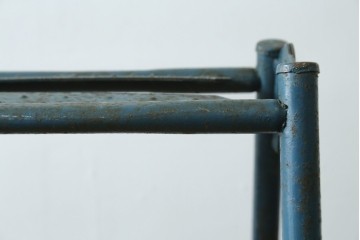 和製ヴィンテージ　経年の風合いが味わい深いレトロな折りたたみ脚立　(R-085031)