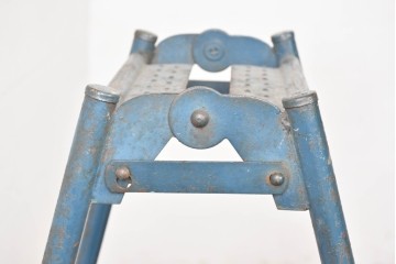 和製ヴィンテージ　レトロなアイアン製の脚立　(R-085031)