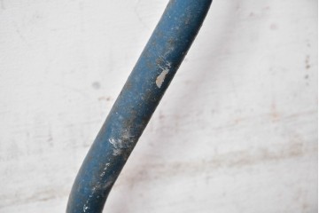 和製ヴィンテージ　レトロなアイアン製の脚立　(R-085031)