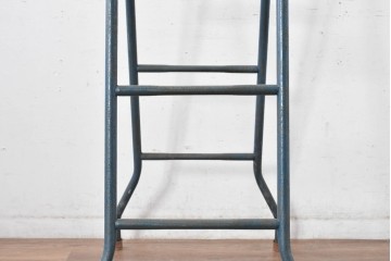 和製ヴィンテージ　レトロなアイアン製の脚立　(R-085031)