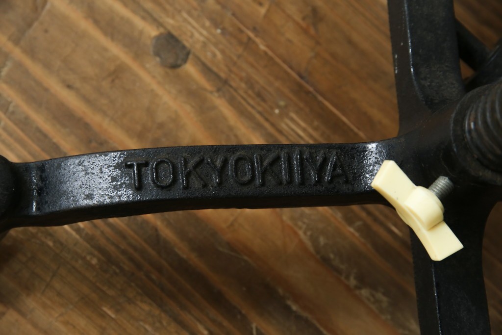 和製ヴィンテージ　三菱レイヨン　国産マネキン専門メーカー　キイヤ(KIIYA)製　アミーカ(Amieca)　9号　雰囲気のあるインテリアとしてもおすすめのキャスター付きトルソー　(R-085032)