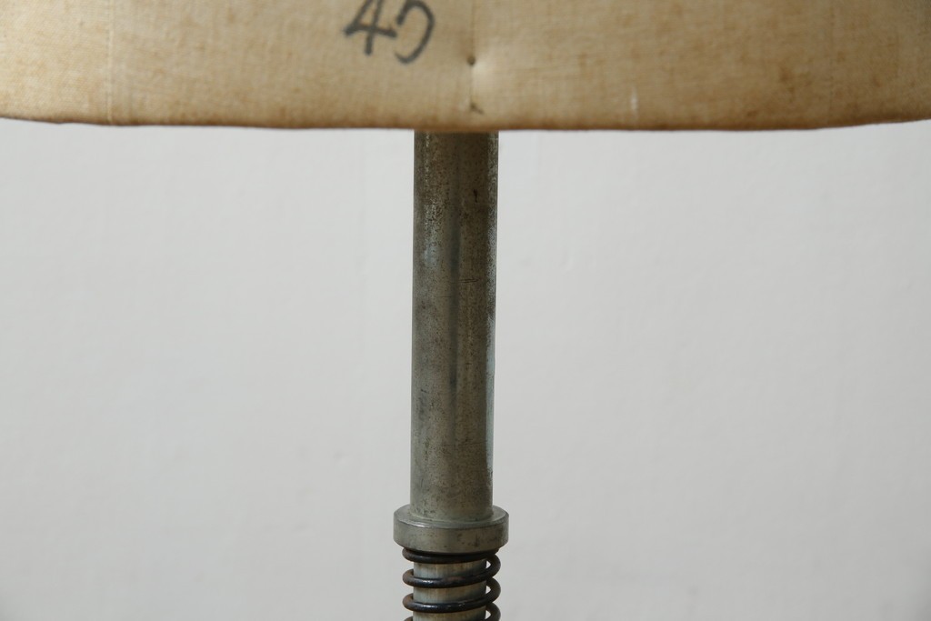 和製ヴィンテージ　三菱レイヨン　国産マネキン専門メーカー　キイヤ(KIIYA)製　アミーカ(Amieca)　9号　雰囲気のあるインテリアとしてもおすすめのキャスター付きトルソー　(R-085032)