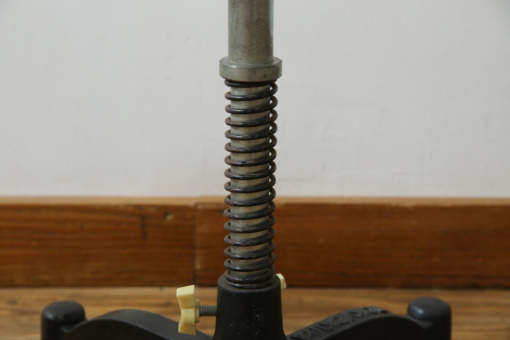 和製ヴィンテージ　三菱レイヨン　国産マネキン専門メーカー　キイヤ(KIIYA)製　アミーカ(Amieca)　9号　雰囲気のあるインテリアとしてもおすすめのキャスター付きトルソー　(R-085032)