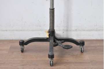 和製ヴィンテージ　三菱レイヨン　国産マネキン専門メーカー　キイヤ(KIIYA)製　アミーカ(Amieca)　9号　雰囲気のあるインテリアとしてもおすすめのキャスター付きトルソー　(R-085032)