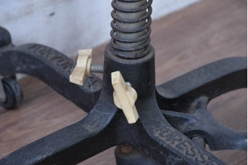 和製ヴィンテージ　三菱レイヨン　国産マネキン専門メーカー　キイヤ(KIIYA)製　アミーカ(Amieca)　9号　雰囲気のあるインテリアとしてもおすすめのキャスター付きトルソー　(R-085032)