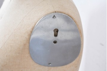 和製ヴィンテージ　三菱レイヨン　国産マネキン専門メーカー　キイヤ(KIIYA)製　アミーカ(Amieca)　9号　雰囲気のあるインテリアとしてもおすすめのキャスター付きトルソー　(R-085032)