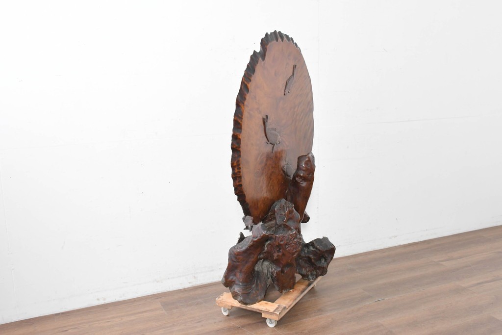 和製ヴィンテージ　上手物!!　作行きの良い逸品!!　栃の木一枚板・漆塗り　美しい鯉の彫刻の衝立　(R-085033)