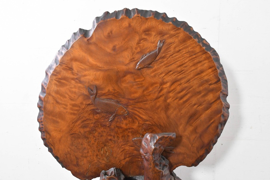 和製ヴィンテージ　上手物!!　作行きの良い逸品!!　栃の木一枚板・漆塗り　美しい鯉の彫刻の衝立　(R-085033)