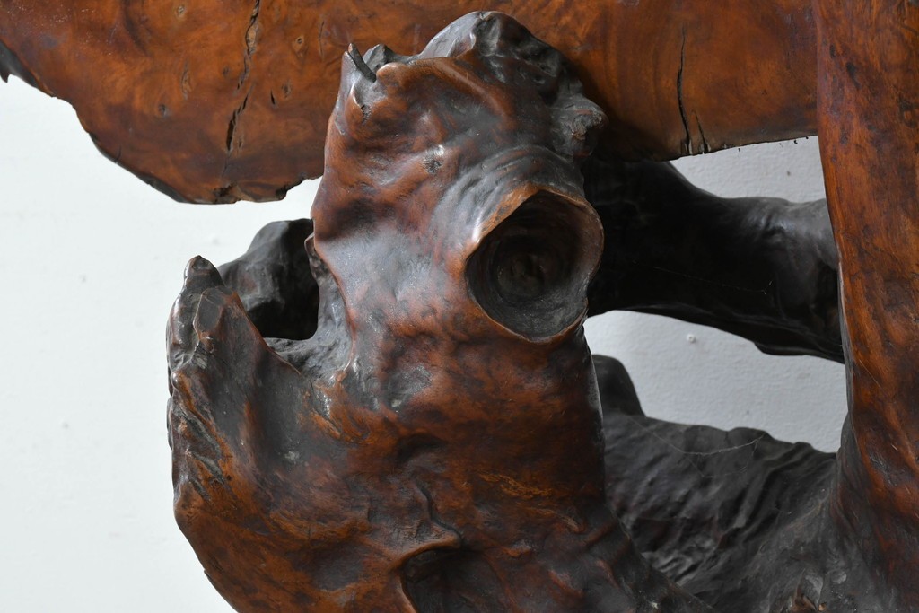 和製ヴィンテージ　上手物!!　作行きの良い逸品!!　栃の木一枚板・漆塗り　美しい鯉の彫刻の衝立　(R-085033)