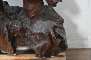 和製ヴィンテージ　上手物!!　作行きの良い逸品!!　栃の木一枚板・漆塗り　美しい鯉の彫刻の衝立　(R-085033)