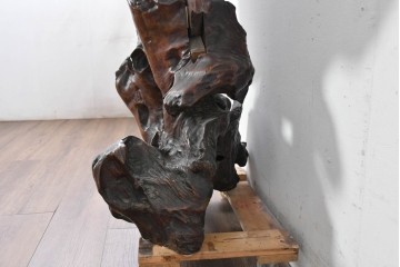 和製ヴィンテージ　上手物!!　作行きの良い逸品!!　栃の木一枚板・漆塗り　美しい鯉の彫刻の衝立　(R-085033)