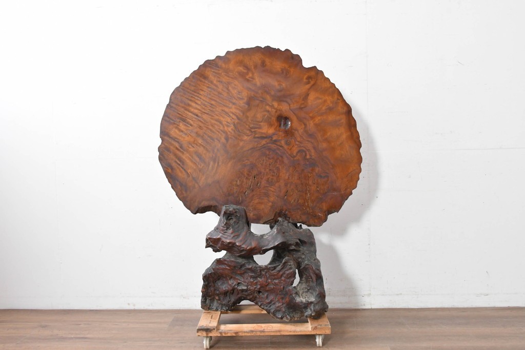 和製ヴィンテージ　上手物!!　作行きの良い逸品!!　栃の木一枚板・漆塗り　美しい鯉の彫刻の衝立　(R-085033)