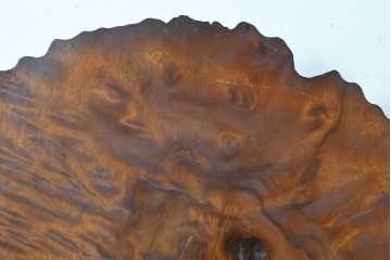 和製ヴィンテージ　上手物!!　作行きの良い逸品!!　栃の木一枚板・漆塗り　美しい鯉の彫刻の衝立　(R-085033)