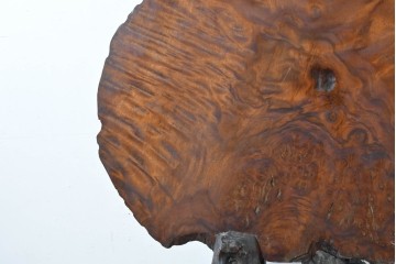 和製ヴィンテージ　上手物!!　作行きの良い逸品!!　栃の木一枚板・漆塗り　美しい鯉の彫刻の衝立　(R-085033)