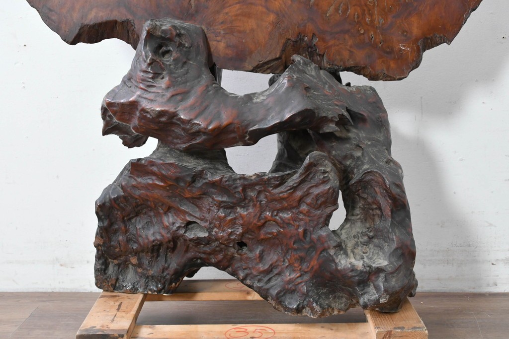 和製ヴィンテージ　上手物!!　作行きの良い逸品!!　栃の木一枚板・漆塗り　美しい鯉の彫刻の衝立　(R-085033)