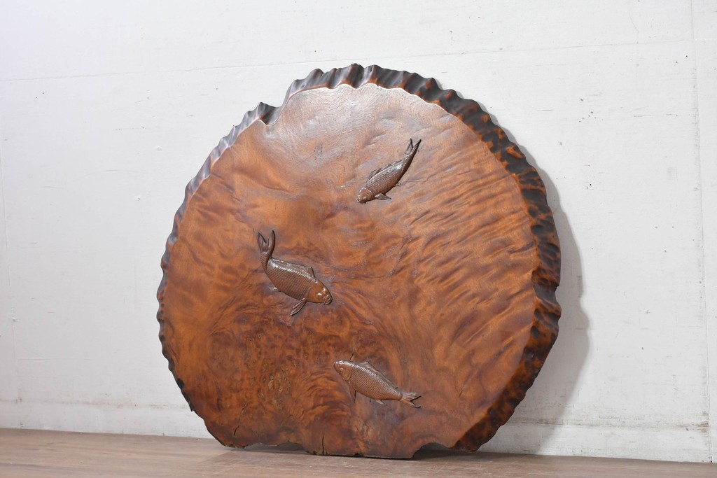 和製ヴィンテージ　上手物!!　作行きの良い逸品!!　栃の木一枚板・漆塗り　美しい鯉の彫刻の衝立　(R-085033)