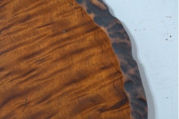 和製ヴィンテージ　上手物!!　漆塗り　作行きの良い逸品　脚付可能!!漆塗り栃ノ木一枚板で美しい鯉の彫刻の壁掛けアート(衝立)　(R-085033)
