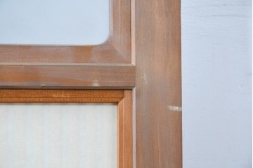 ヴィンテージ建具　昭和中期　高級品!!　細かな縦格子がすっきりとした印象の幅広裏障子付き格子戸2枚セット　(R-085034)