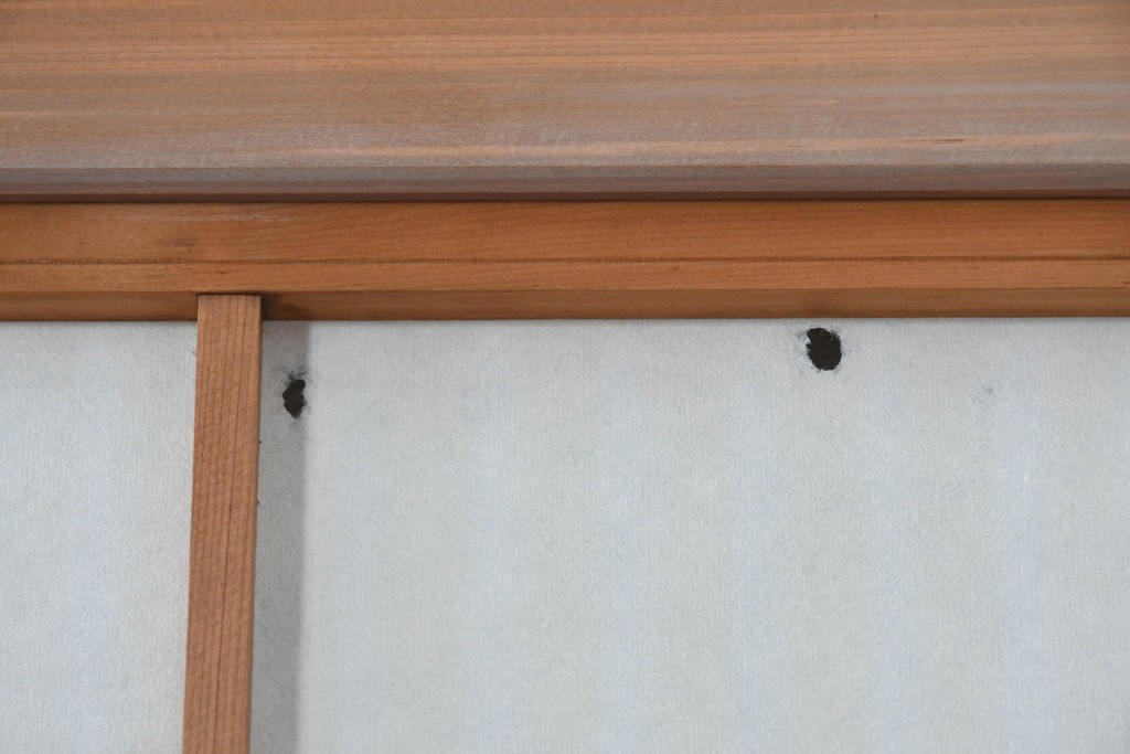 ヴィンテージ建具　昭和中期　高級品!!　細かな縦格子がすっきりとした印象の幅広裏障子付き格子戸2枚セット　(R-085034)